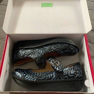 Women’s Algeria Paloma size 9 / 40 EUR - Gothic Steel.